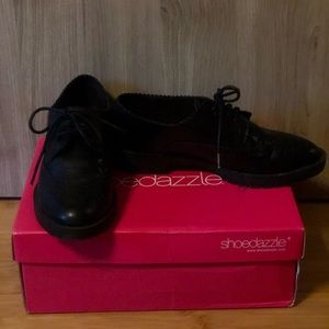 6 Black loafers